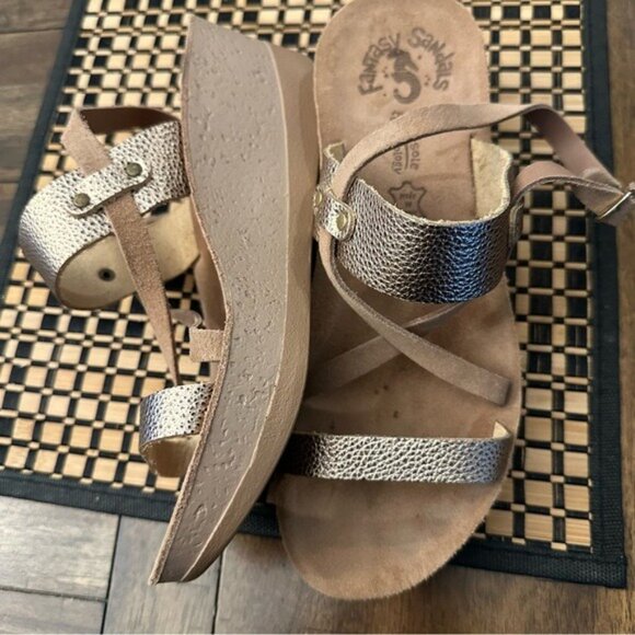 Fantasy Eirine Wedge Sandal - Cameo Dot Size 7 Metallic - Picture 6 of 12